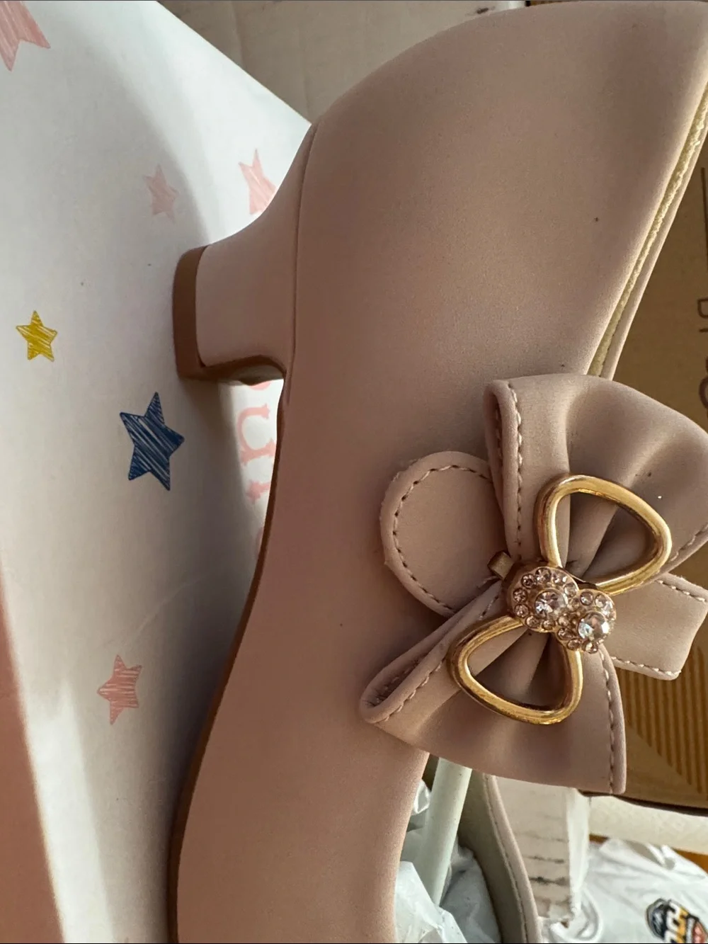 Annie Pink and White Shoe Gift Note